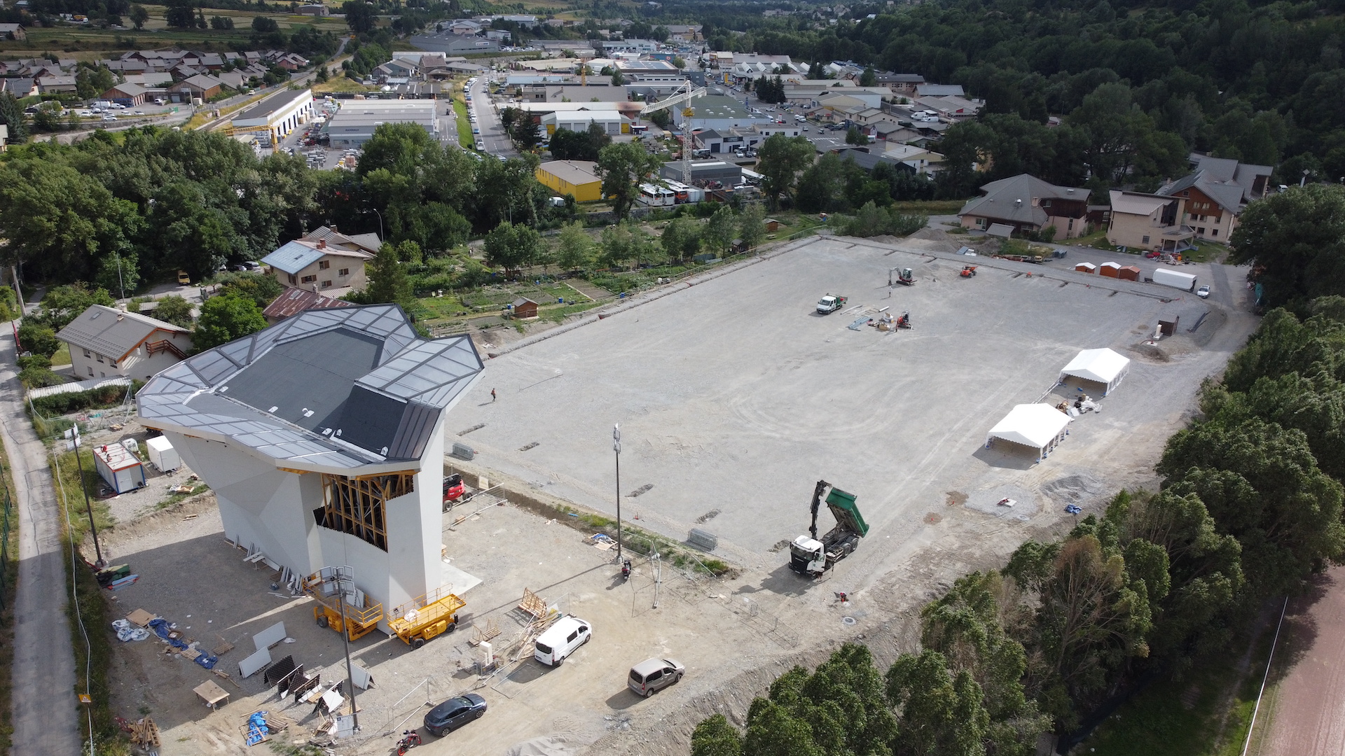 Escalade. Le nouveau mur du Mondial à Briançon dévoilé après 2 ans de  travaux